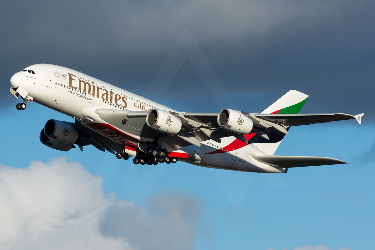 AshleyWallace19's tweet photo. Couple of images from a frustrating day at Heathrow on Sunday but there were some mega skies around when the sun did find a gap. https://t.co/E4aBOcY6Vp