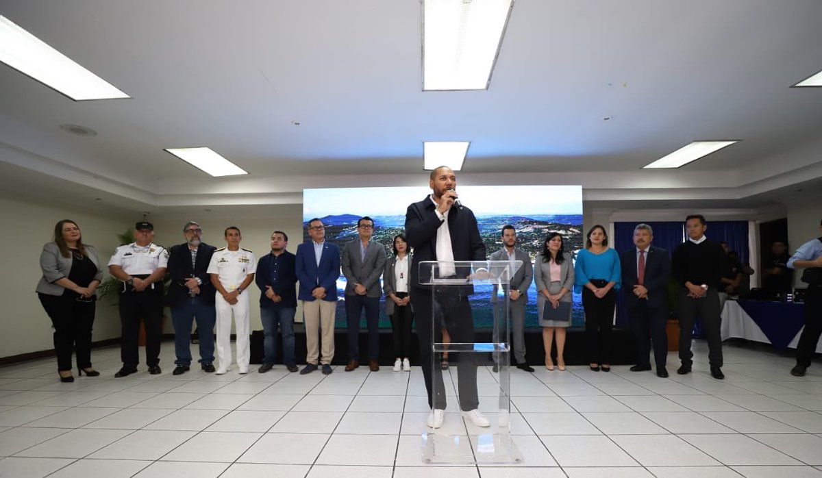 ETESAL_sv's tweet photo. Nuestro presidente, @edwinnunez, presente en la conferencia de prensa, donde representantes del Gabinete de Turismo, anunciarán detalles sobre el ISA World Surfing Games 2020, torneo clasificatorio para los @JJOOTokio2020.
#SurfCity #ISAworlds #ISAWSG https://t.co/rSPC2WFur8