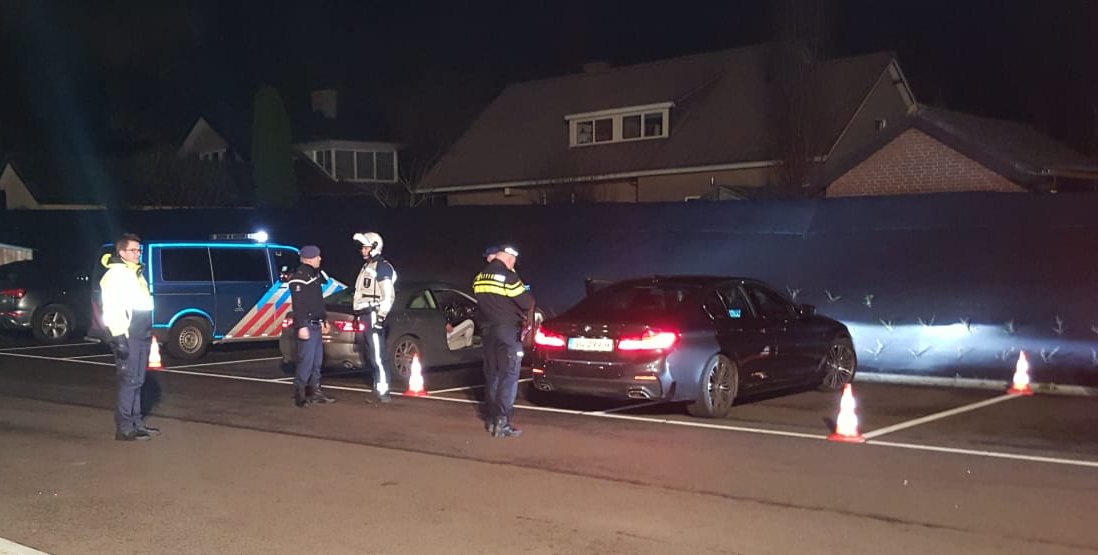 Vanavond vond de Woensdrechtse raadsbijeenkomst Veiligheid en Zorg bij de brandweerkazerne/buitendienst in Hoogerheide plaats. De aanwezigen konden meekijken met een daadwerkelijke integrale controle van de politie, Kmar, douane en belastingen. #veiligheid #leefbaarheid