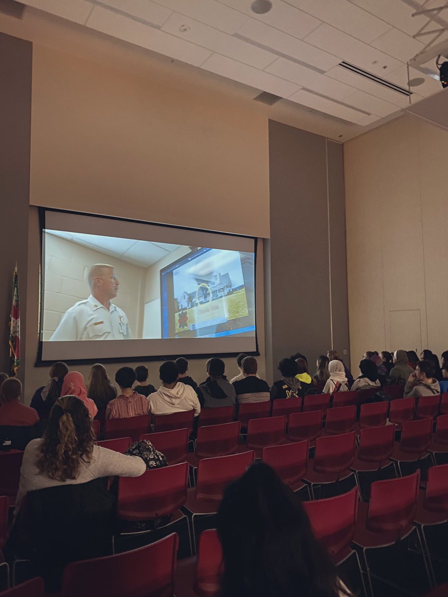DHSCareer's tweet photo. Titans had an awesome time at the Academies of Loudoun!  They were able to learn about the admissions process, tour the entire facility, and eat lunch with other students!  @LCPS_Academies @DominionLcps #AcademiesofLoudoun #AET #AOS #MATA https://t.co/ICb3Kfzulq