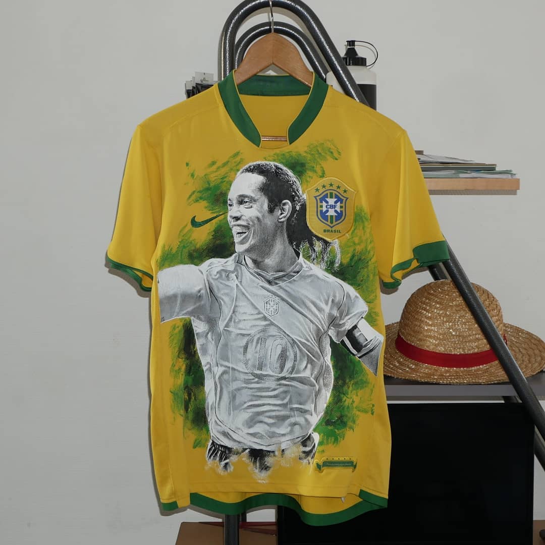 10Ronaldinho's tweet photo. Ficou fera demais @MatsDrawing 👏🏾👏🏾🤙🏾 #RonaldinhoArt 🎨 https://t.co/tIgmFfFqTH