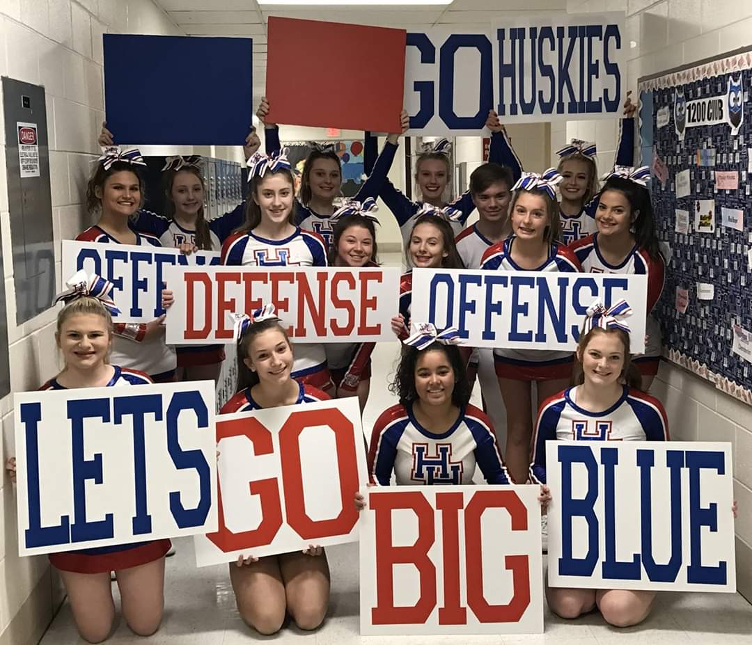 lowesscwv's tweet photo. Happy that our own Howard Harris was able to step in and help these young ladies with the fabrication of these signs! The Lady Huskies sure do appreciate all your effort, and we do too!

@BlueBoxR1 @BenitoKomadina @Slmoon2772 @JoeRich69403259 https://t.co/kDatgcluL9