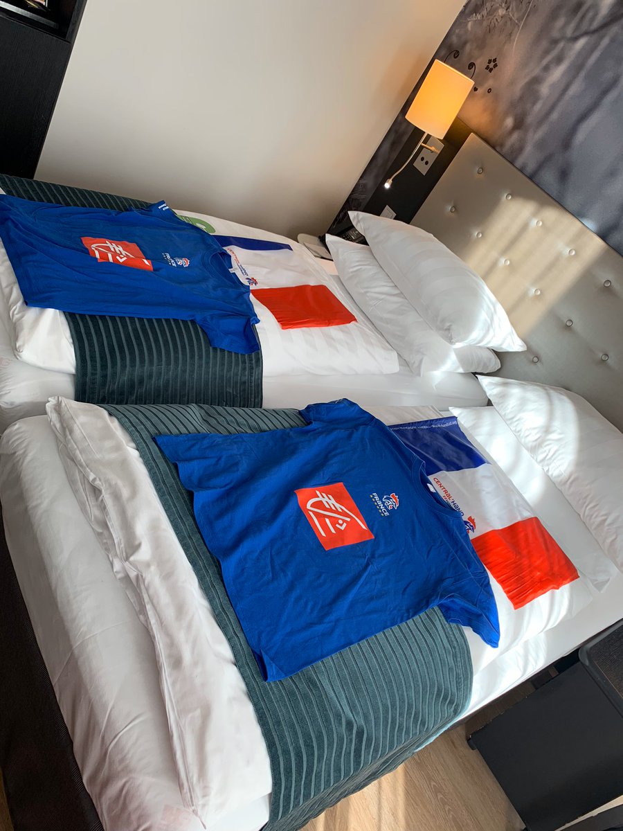 Cindybis67's tweet photo. Il y a 1ans jours pour jours j’assister a un match de l’équipe de France à Berlin en VIP un super moment grâce à @MadeinHand merci 🙏🏼 https://t.co/oXHZsZsR2n