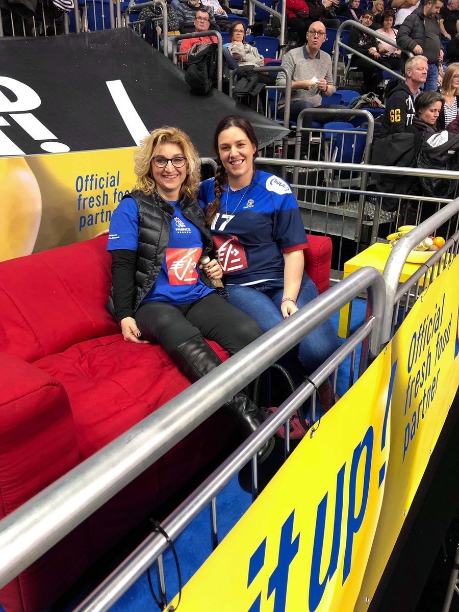 Cindybis67's tweet photo. Il y a 1ans jours pour jours j’assister a un match de l’équipe de France à Berlin en VIP un super moment grâce à @MadeinHand merci 🙏🏼 https://t.co/oXHZsZsR2n