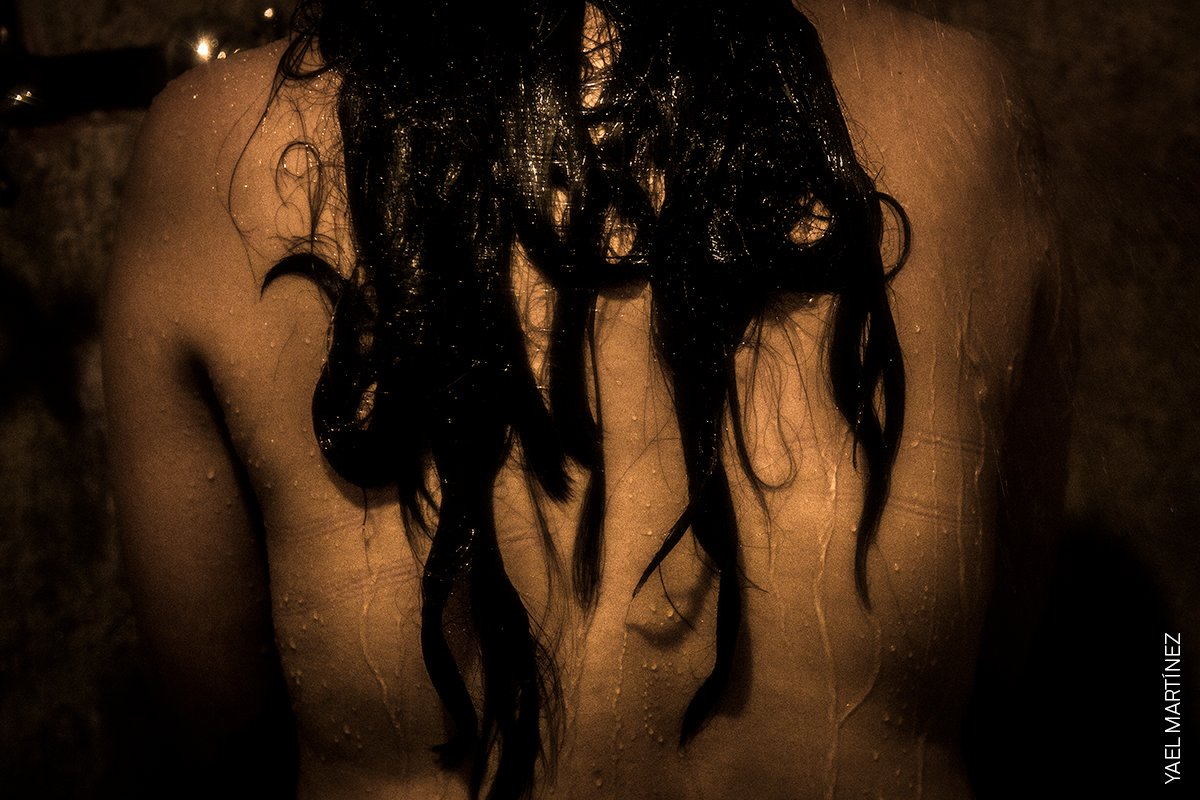 Discover ‘The House that Bleeds’, the long-term project by #WPPh2019 Photo Contest winner Yael Martinez (<a href="/YaelMtzV/">Yael Martínez V.</a>) on our Instagram feed this week: bit.ly/2DjrIiY