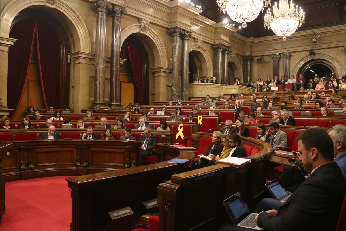3CatInfo's tweet photo. JxCat aprova el pressupost del Parlament amb Cs i PP i obre una altra crisi amb ERC https://t.co/geJ8FpwY0P https://t.co/qBm6xdJ1vV