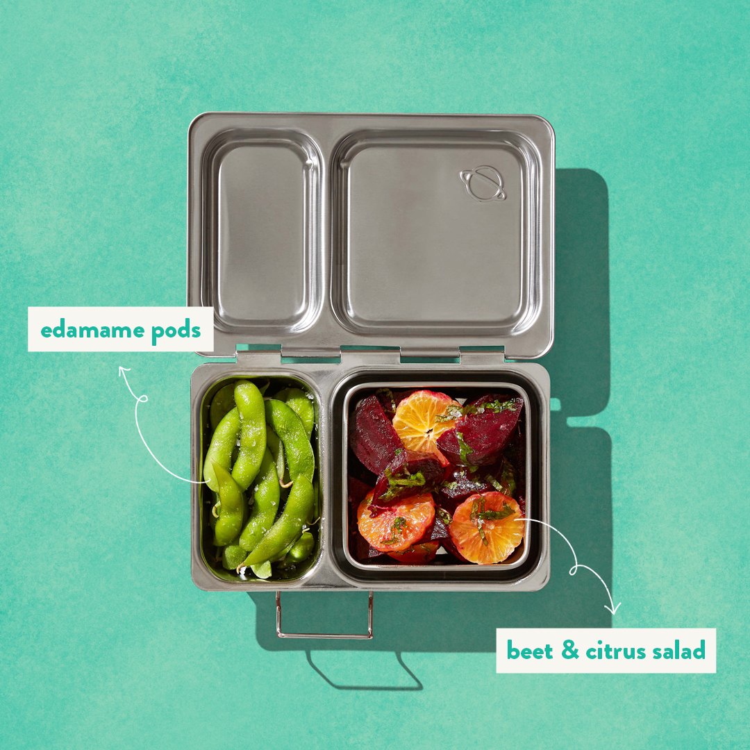 Are your kids eating? We mean really eating- using all five senses to see, feel, smell, hear, and taste their food? This Shuttle is a colorful introduction toward more #MindfulMunching. Find how to recreate this sensory Beet &amp; Citrus salad on the blog!

👉 planetbox.com/blogs/blog/bee…