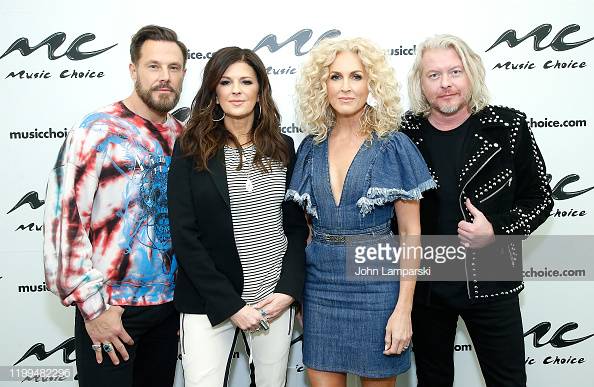 GettyVIP's tweet photo. Jimi Westbrook, Karen Fairchild, Kimberly Schlapman and Philip Sweet of Little Big Town visit Music Choice in New York City

📸 #MusicChoice 👉 https://t.co/U52qqAwcVm

#JimiWestbrook #KarenFairchild #ohgussie #PhilipSweet #littlebigtown #MusicChoice https://t.co/X6VbryFuNO