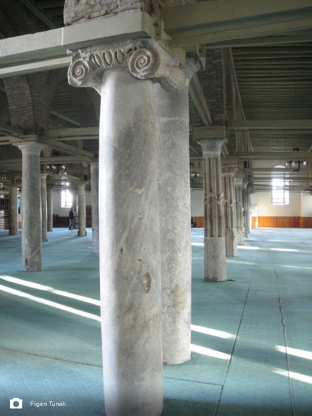 VisitKonyaCity's tweet photo. During the construction of Konya Alaaddin #Mosque, which is a work of the #Seljuk period, columns belonging to the #Roman period were used.
#VisitKonya
#spolia
#art
#architecture
#travelphotography
#RomanEmpire
#archaeology31
#Seldjoukides
#traveler https://t.co/HQGzlELcHj