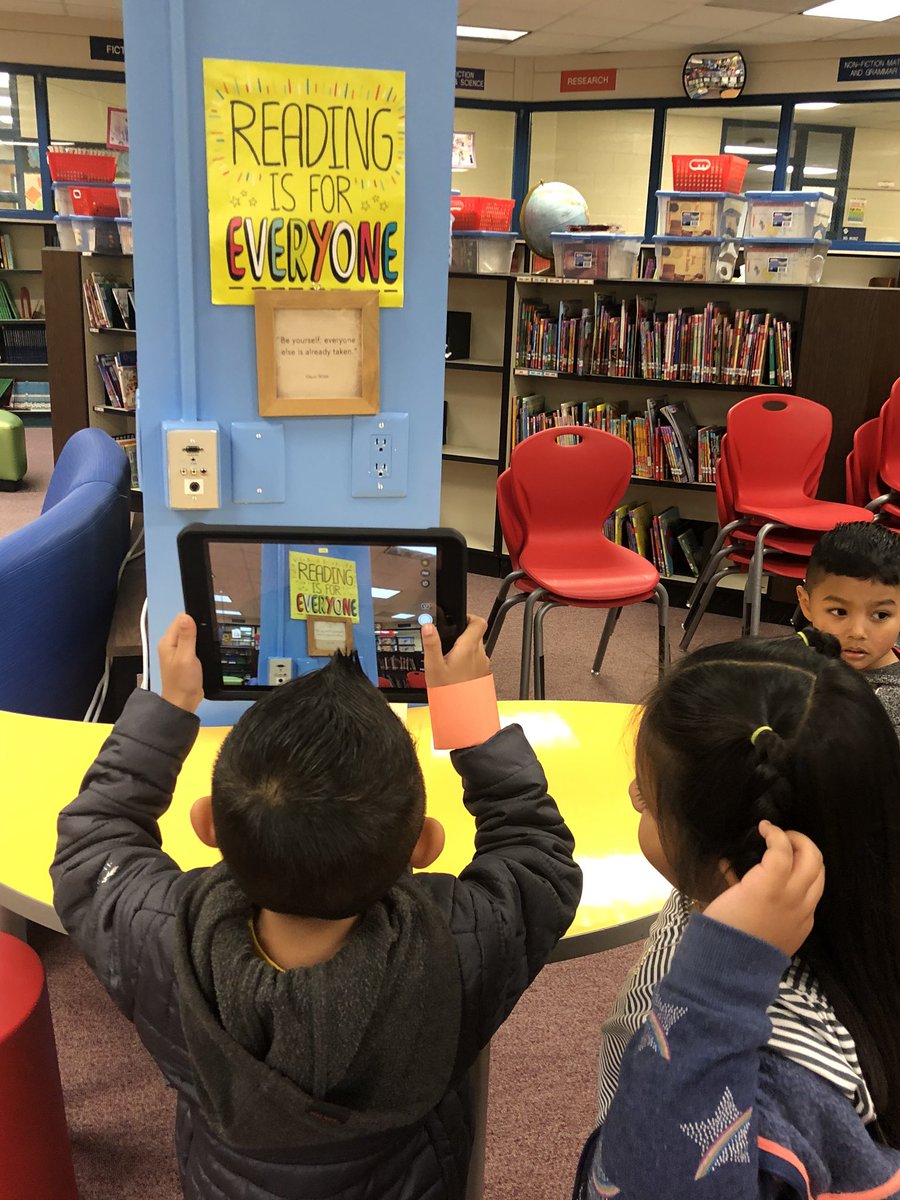 MsKSantini's tweet photo. Looking for squares around the school! βΉπ #SquaresAroudUs @HumbleISD_NBE @HumbleISD_PREK #BeTheLight #LearningOutOfTheClassroom https://t.co/T1JkeFXIqK