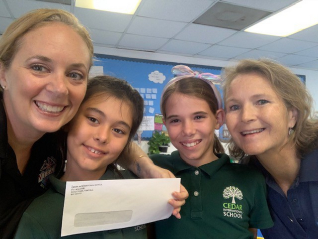 Thank you to the 4th grade class at Cedar International School for putting on a bake sale to raise funds for VISAR! We are very grateful for your support!  🍪🍨
