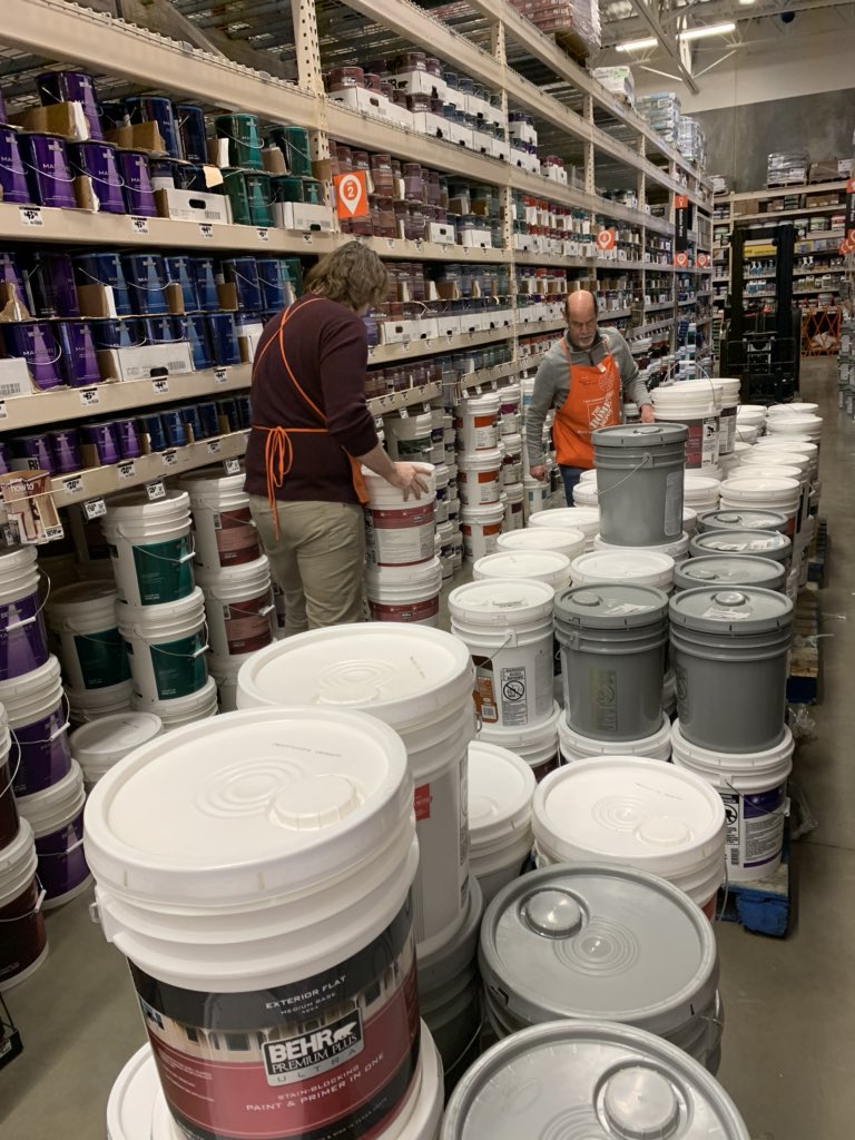 PhilSelf4's tweet photo. No surprise to see D24 DS Miguel engaged with #DOTD by working his aged pallets!! #EngagedDS #D52Elite💎 #Zeroouts https://t.co/OxtDFMUahN