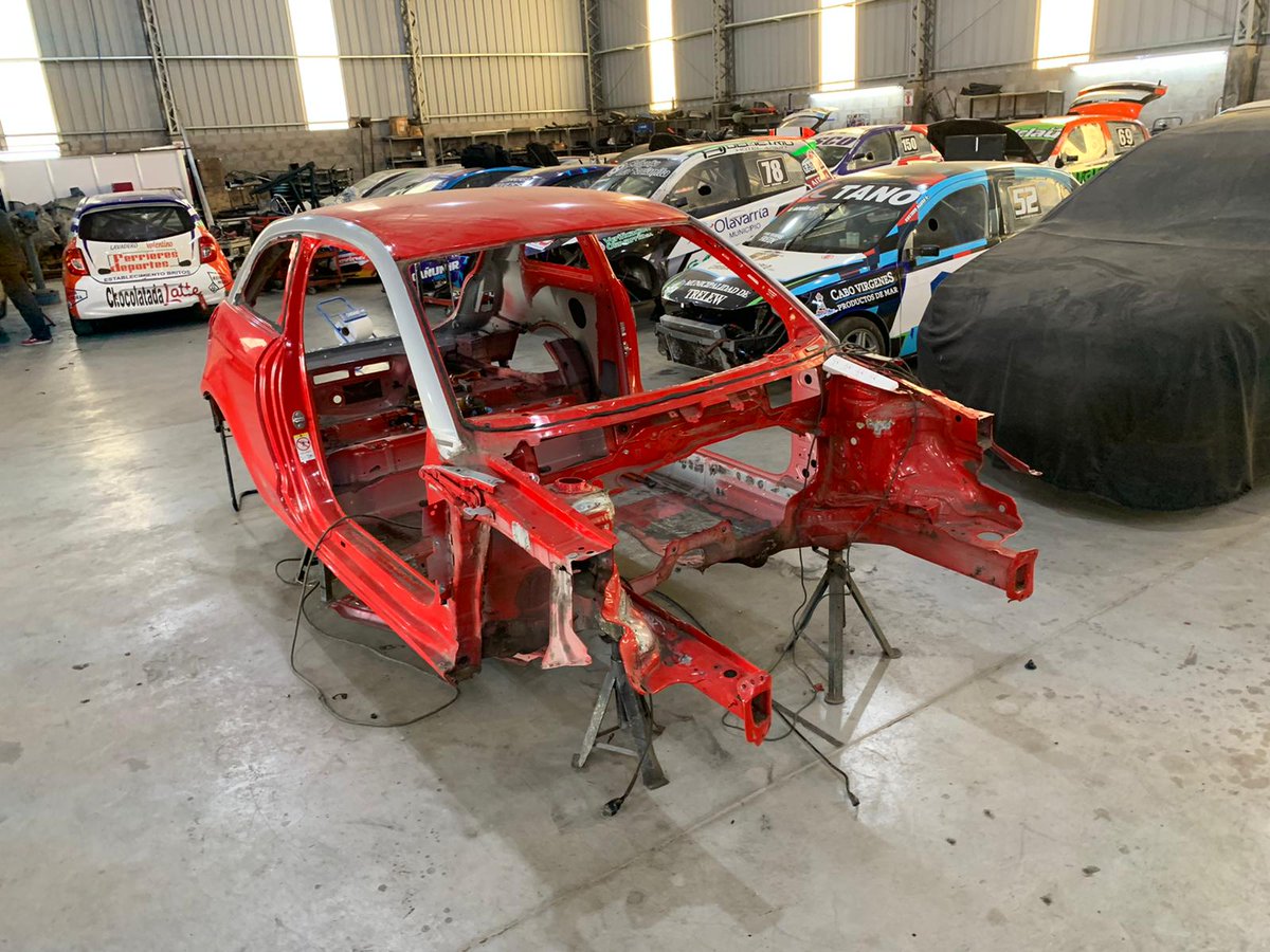 mrosasosa's tweet photo. PISTA 2020: Los Audi A1 del equipo Agrolavalle para Superturismo se dejan ver. Esperan llegar al estreno temporada marzo en El Pinar. Las dos unidades de la marca alemana serán conducidas por Jorge y Javier Pontet. @AUVO2 @ACSuperturismo @Audi_UY @PontetJorge @PontetJavier https://t.co/l19fjKBqB3