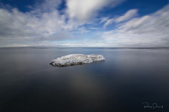 RayDavidPhoto's tweet image. This is one of the mineral formations at the Great Salt Lake.  They're formed from a natural spring carrying a mineral called Mirabilite and I understand this has never happened in Utah.  Apparently they've only been seen on Mars and the polar ice caps.
… bit.ly/387pAup