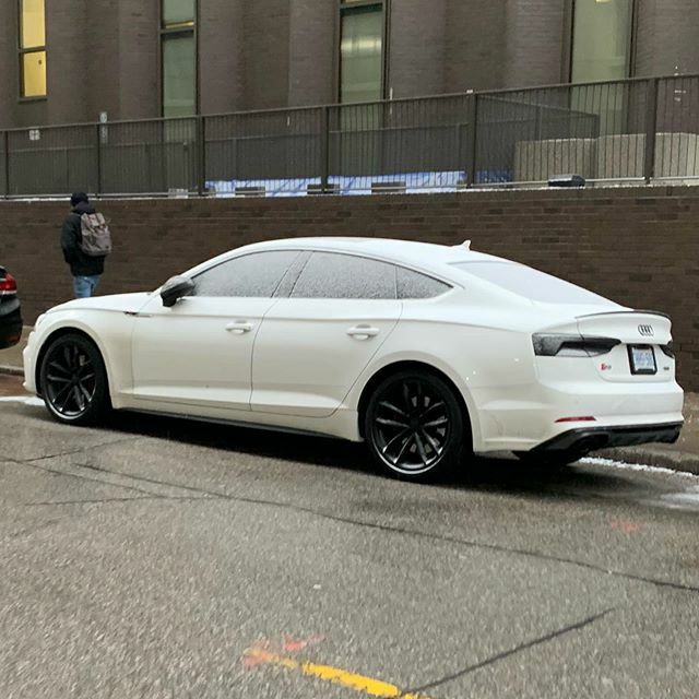 CarMeetCanada's tweet photo. Nice Audi S5 chilling out. #audi #s5 #quattro #carspotting #instacars #carmeetcanada #carsofig #wheels #sportback #toronto #downtown #tires #snow https://t.co/1don49jsNX https://t.co/3ELlV3QW71