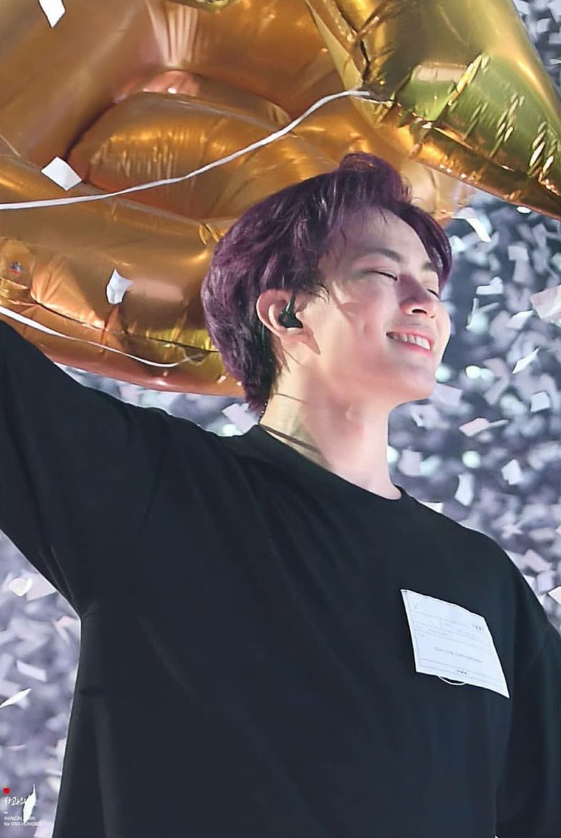  𝚍𝚊𝚢 𝟷𝟺/𝟹𝟼𝟼his lil smile is so cute and the prurple hair was one of my fav looks ever please bring it back