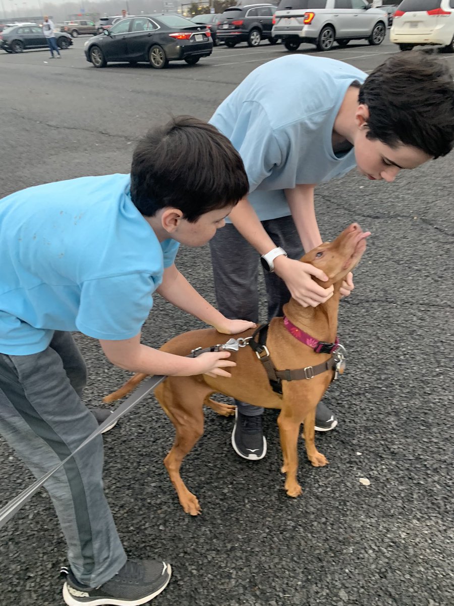 HOME! After a 5 flight, 39 hour “day”
<a href="/MBilanchone/">Mischa Bilanchone she/her</a> <a href="/RondaCook1/">Ronda Cook</a> @mrpaparella @KWBGillen <a href="/Rosievizslaruns/">Rosie Wardian</a> <a href="/mikewardian/">michael wardian</a> #kwbpride