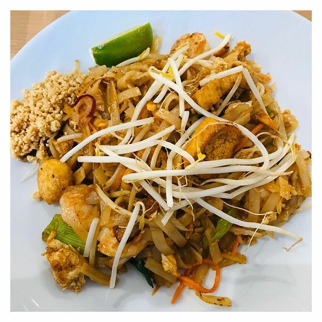 exploringexeter's tweet image. Yesterday I took my Mum and brother to experience the delights of @ifood_thai_taste on Sidwell Street.

I’ve said it before, and I’ll say it again: By far the best Pad Thai in Exeter ❤️ #exploringexeter #exeter #thaifood #padthai #devonfoodie #eatingout … ift.tt/30nLyXf
