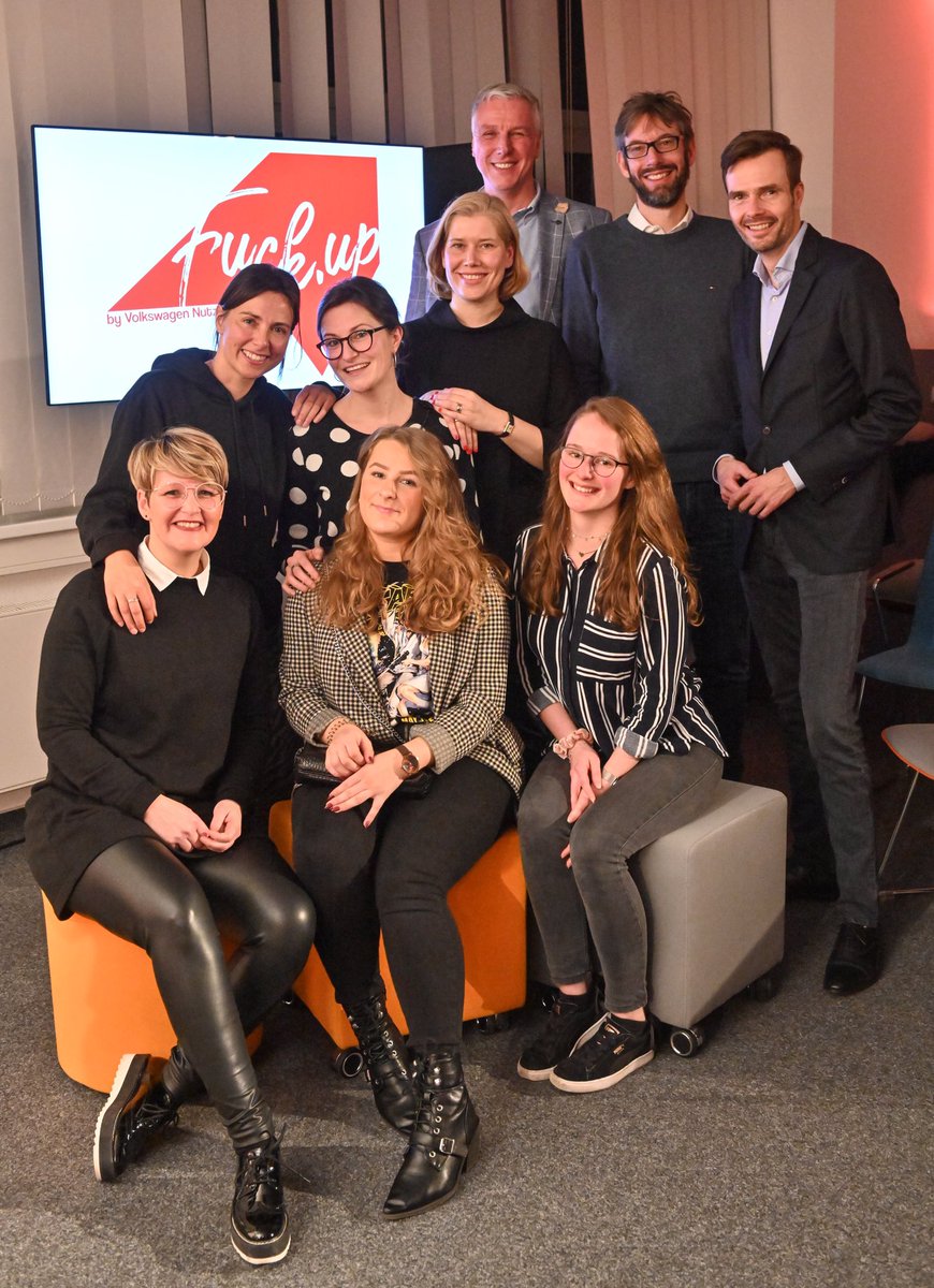 BadurSteffi's tweet photo. #TeamVWN rockt #fuckupnight 💙💙💙 ...freue mich jetzt schon auf das Klassentreffen in zehn Jahren 😂 https://t.co/zLtoZcVGu1