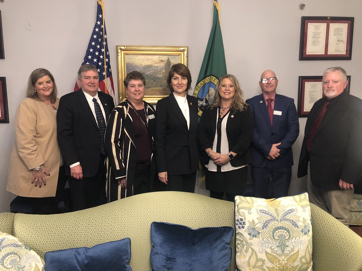 Thank you <a href="/cathymcmorris/">CathyMcMorrisRodgers</a> for being one of WA wheat industry's strongest supporters when it comes to preserving the Snake River dams. We got to sit down with the Congresswoman today to discuss trade and conservation programs.