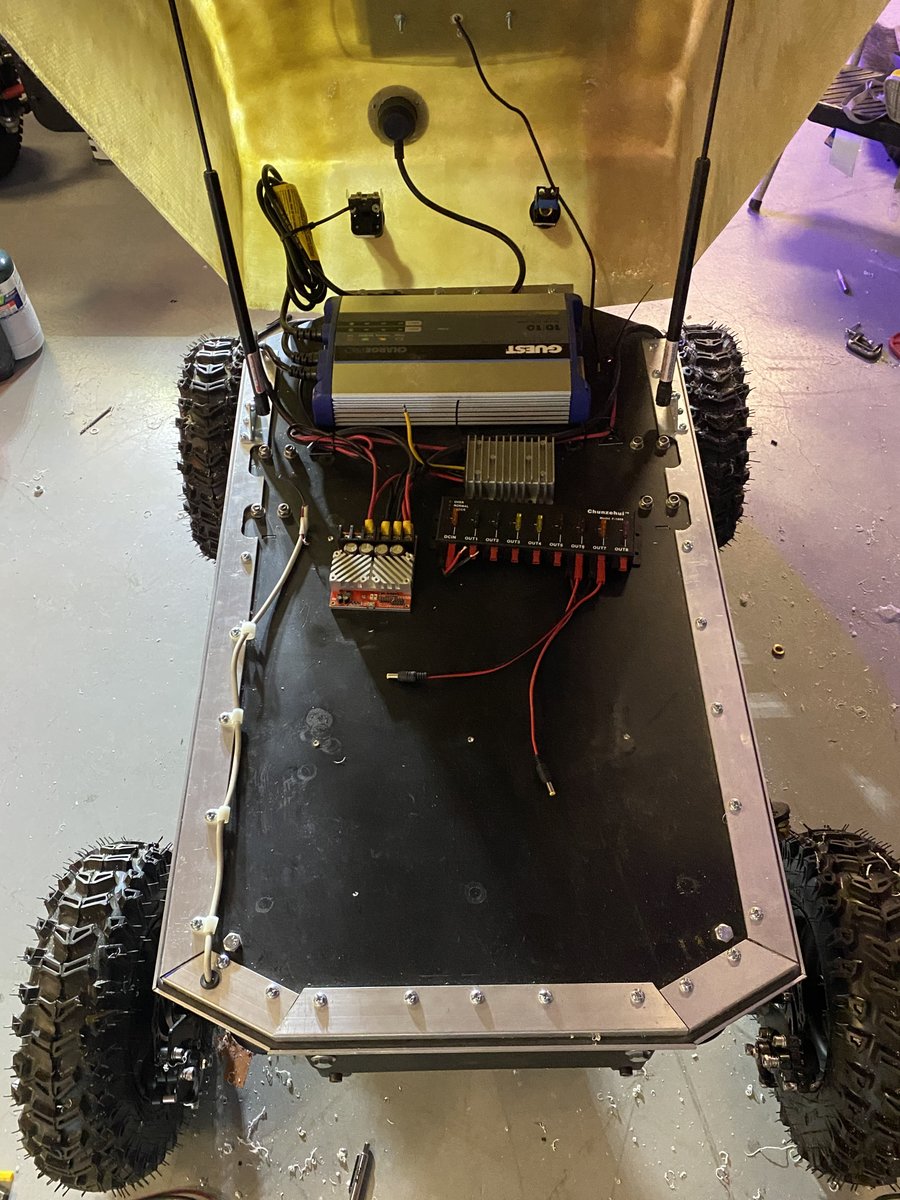 darinandersen's tweet image. Here we go again at #NXTRobotics where were started new BioMed last night which went until late AM