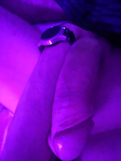 Horny as fuck. No cum in almost 2 weeks
#horny #hornycock #erection #twink #bisexual #bicurious #gay