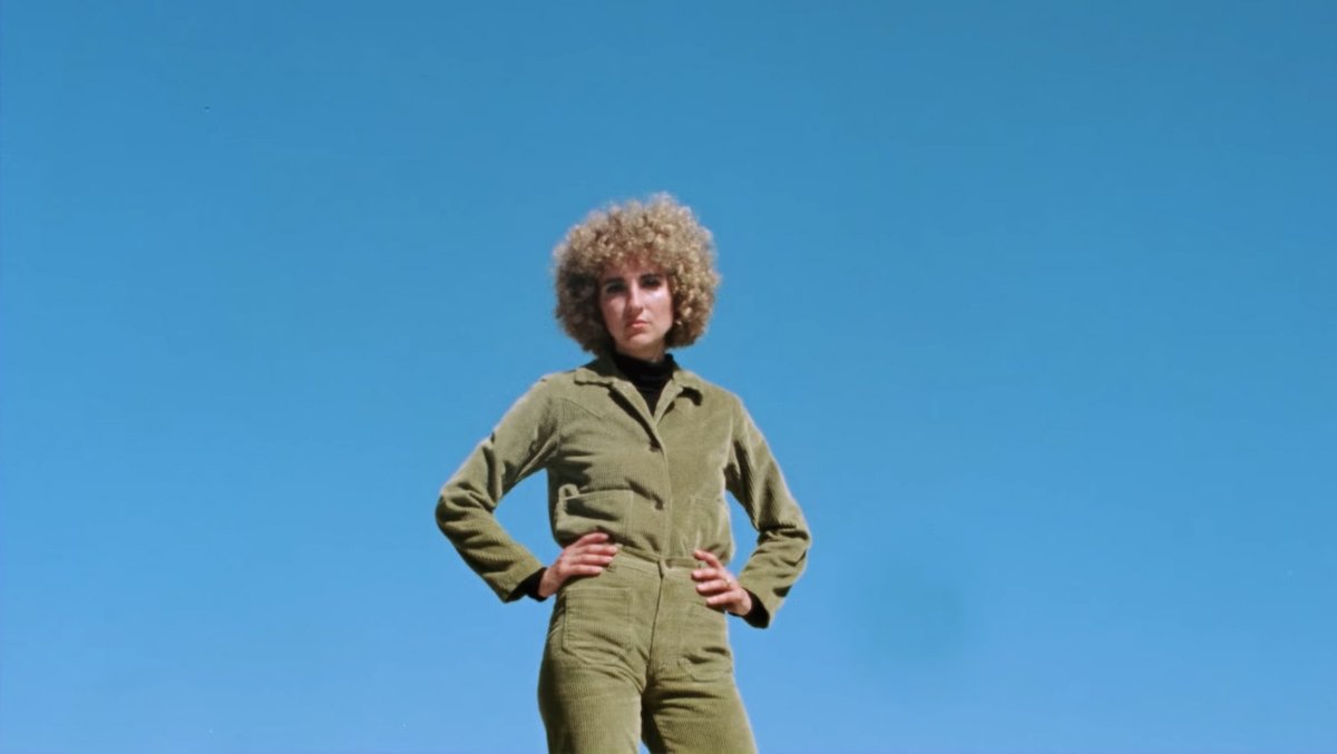 New York-based director and photographer Luca Venter creates a perfectly retro video for Tennis’ track “Need Your Love.” Watch: tv.booooooom.com/2020/01/14/ten…