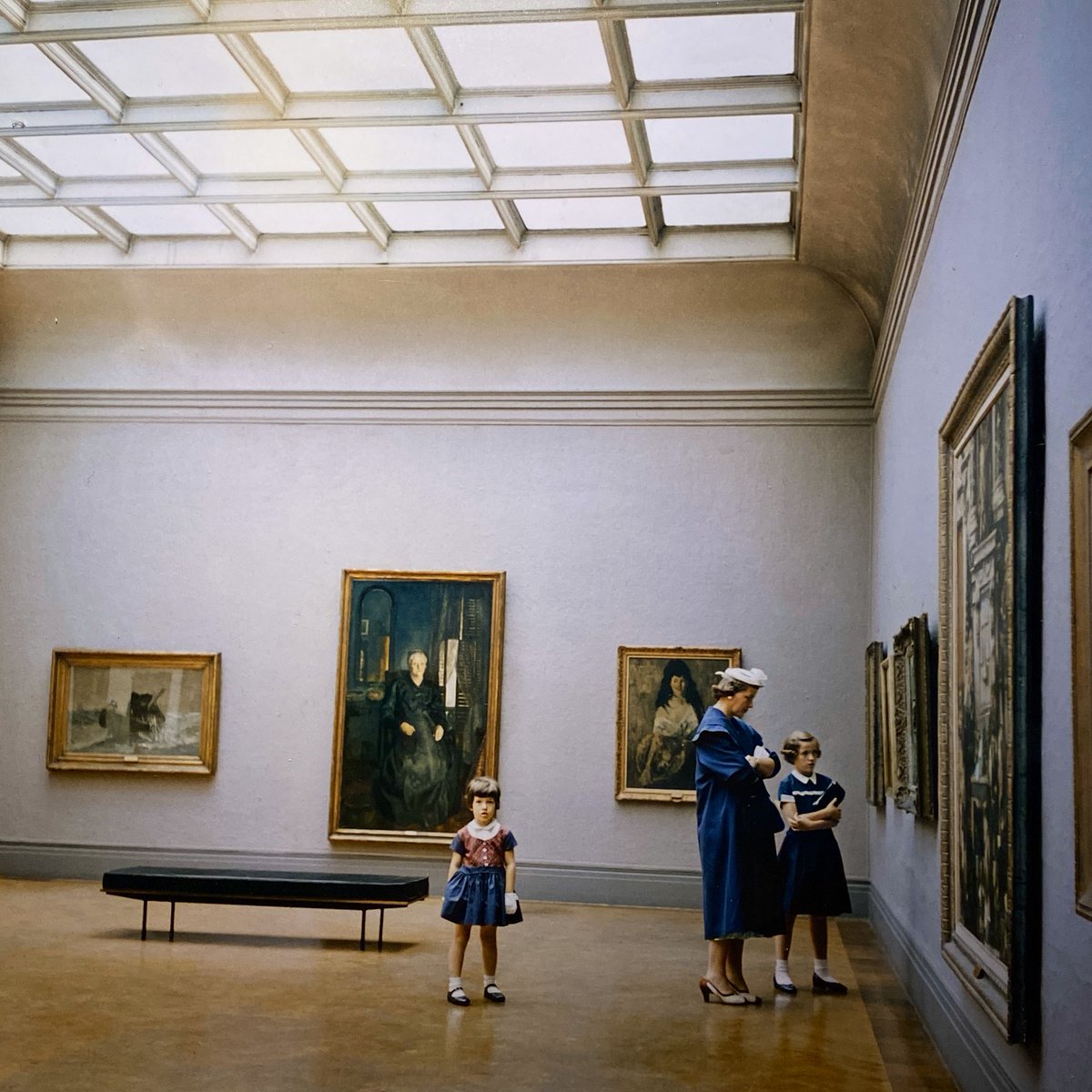 enrimelato's tweet photo. Vivian Maier @Stupinigi_OM https://t.co/QpzIJUNeZr
