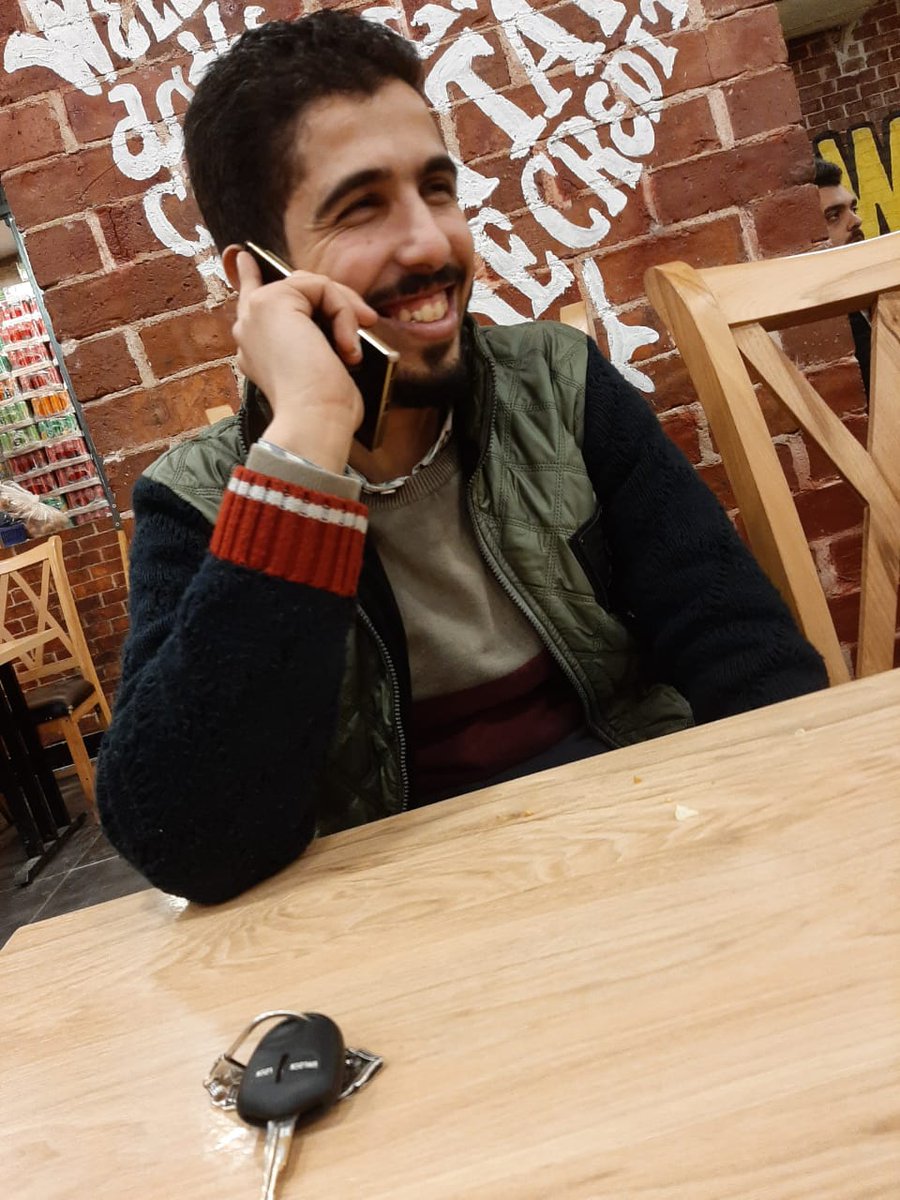 EbrahimEltawel's tweet photo. عمري ما حد غفلني تغفيلة زي الناس بحسني بتهان في الصور دي بالله 🤦♂️😂😂
#chickenkickers
#mansoura https://t.co/YY8AxRFcFn