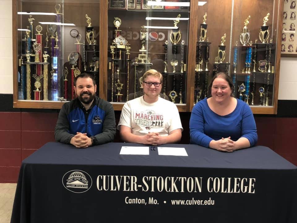 prideofcsc's tweet photo. C-SC Athletic Band Director Ryan Christian visits Canton HS and signs percussionist Patrick Ellison! 

Canton HS Band Director is Jessi Sparks 
Fun fact:Patrick’s Parents and BOTH directors are C-SC Alumni! 
Welcome to the Wildcat Family! 
#goblue #thrillonthehill #marchingband https://t.co/5X6STNiGwk