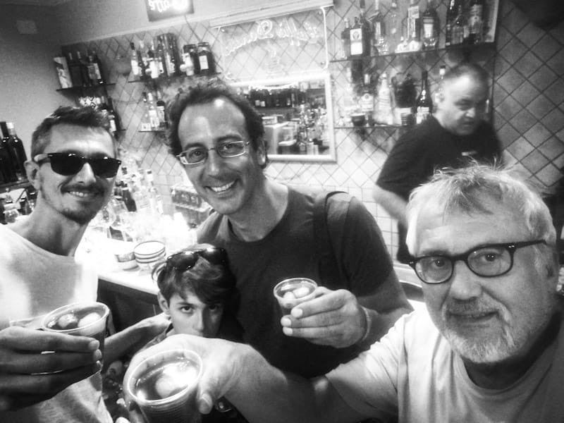 pacifranz's tweet photo. Loro sospendono in due dimensioni l’essenza del cibo, ne raccontano il valore umano esaltandone la comunicazione visiva. A marzo a Napoli #manos stay tuned #isoci https://t.co/j3K08AnXeP