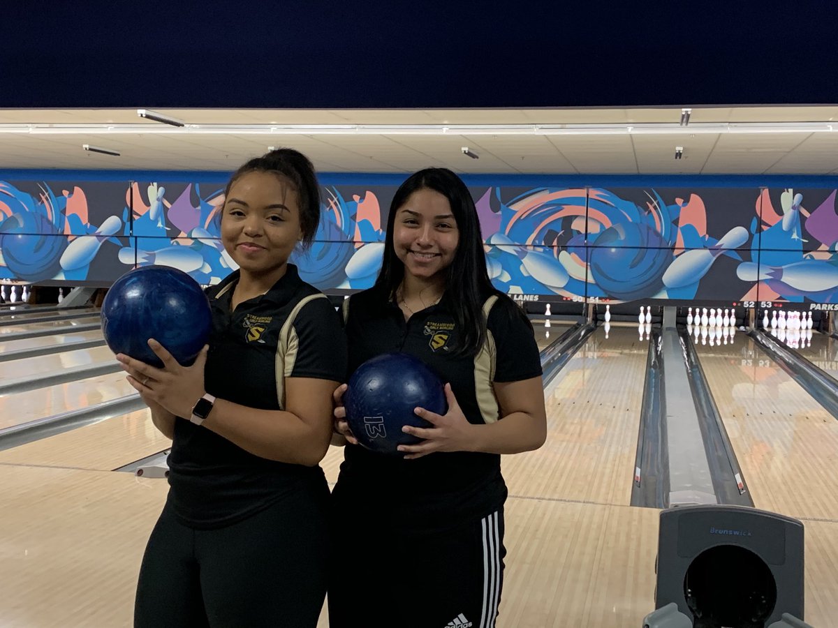 ShsInnovations's tweet photo. Our Streamwood Bowling Team is ready to take down East Aurora tonight. Strikes all day for the Lady Sabres!!!! #strivehonorsucceed https://t.co/OPGCCHpWeT