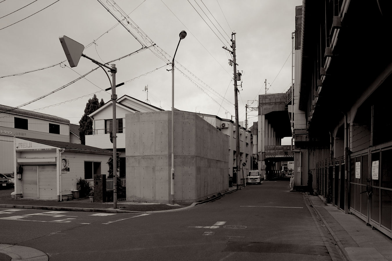 アーキテクチャーフォト V Twitter 特集記事 宇野友明による 愛知 名古屋市の住宅 栄生の家 T Co Z0sprbx3ga Photo C 宇野友明