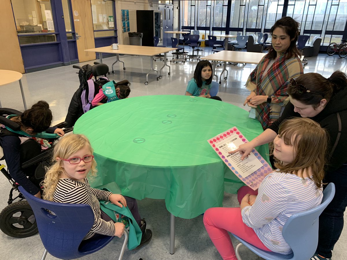 JoyRN6's tweet photo. Girl Scouts getting ready for some cookie sales! They earned their arts and crafts badge too! https://t.co/q71vNpGXwr