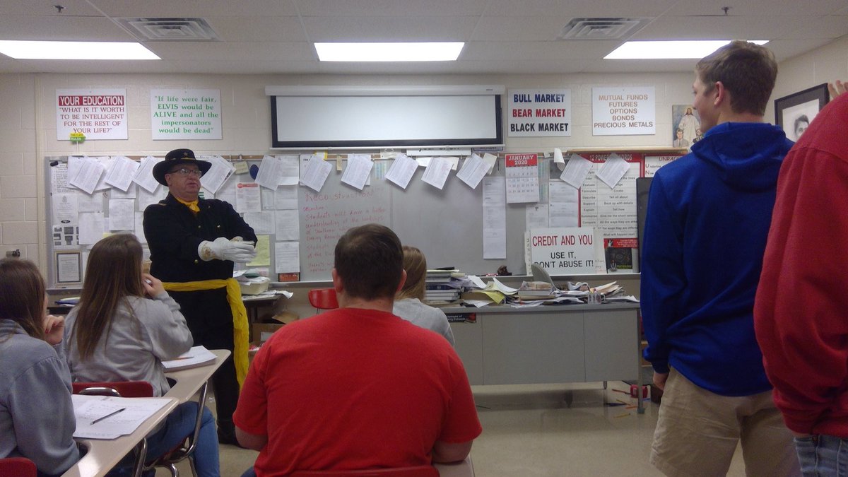 History comes to life in Mr. Gray’s classroom @SouthFultonMHS <a href="/george_leake/">George Leake</a> #livinghistory #TNhistory