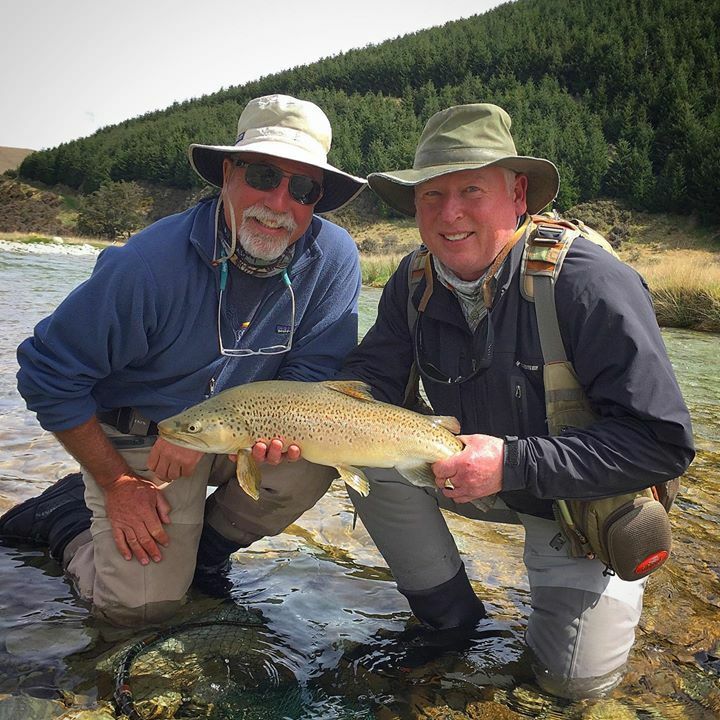 NZflyfishing's tweet photo. Me Sanders proudly displaying his #browntrout @nokomai on @southislandnz Great stuff! #flyfishing #trout @bestofnzflyfishing #newzealand #flyfishnz https://t.co/lRMBHDjNXW https://t.co/0lq9ixWqyL