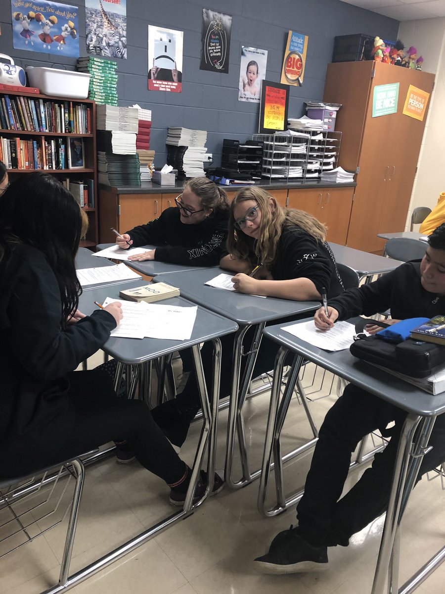 ZootMs's tweet photo. Students learned about the 1930s during our jigsaw activity before starting Roll of Thunder, Hear My Cry. They became an “expert” on an assigned topic and then taught it to their small group. #mms118life https://t.co/wPGyFVbY0s