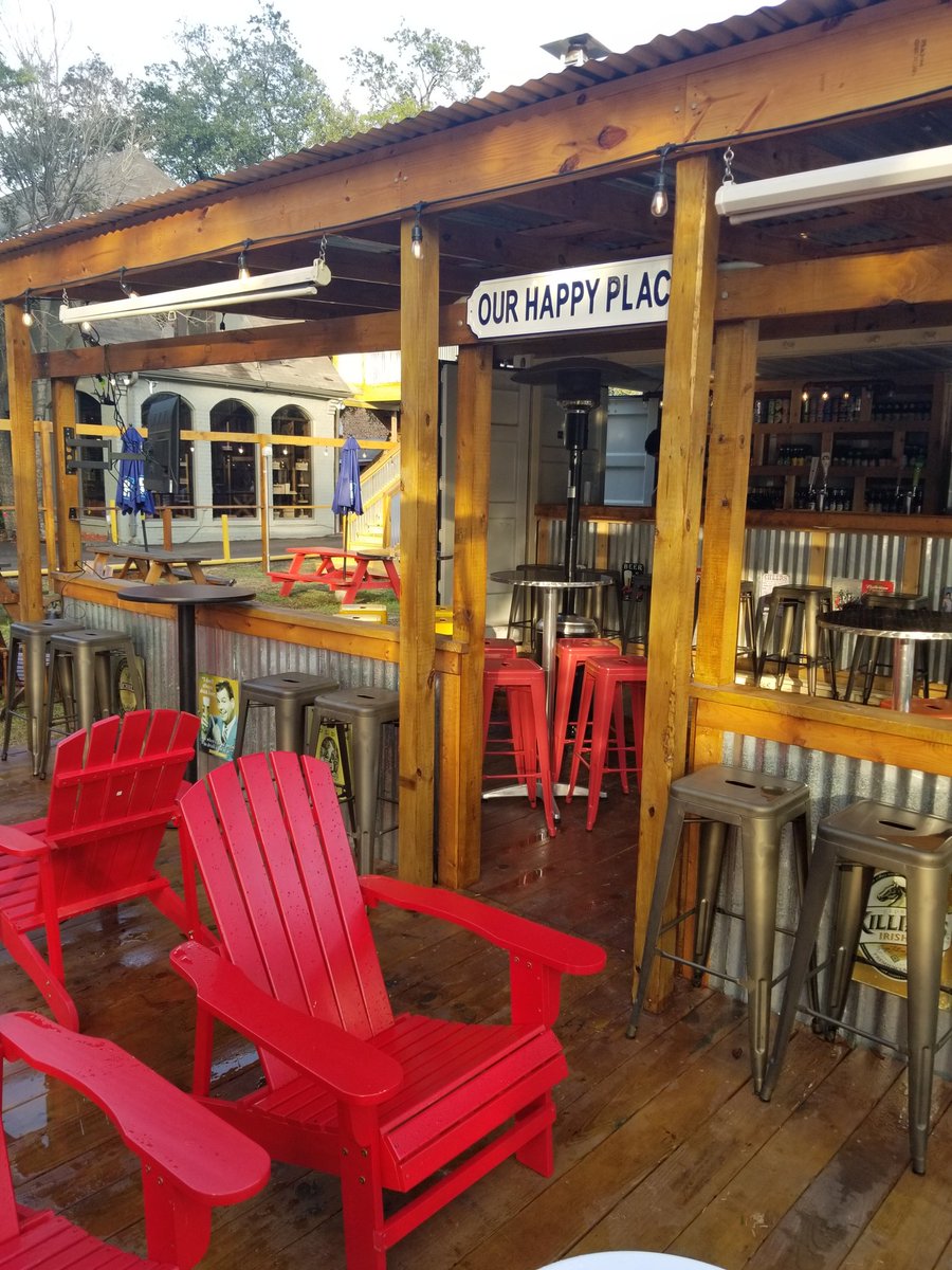 hnl's tweet photo. Now this is cool! Bacco Wine Garden added a new beer garden right next to it named Bacco Hopheads. Pretty rad spot!!! Stop in and give it a try 
#montroseHouston #houston #houtx #htx #drinks #fun #insta #texas #beer #brewston #brews #brewski https://t.co/Egg3SPvjpU