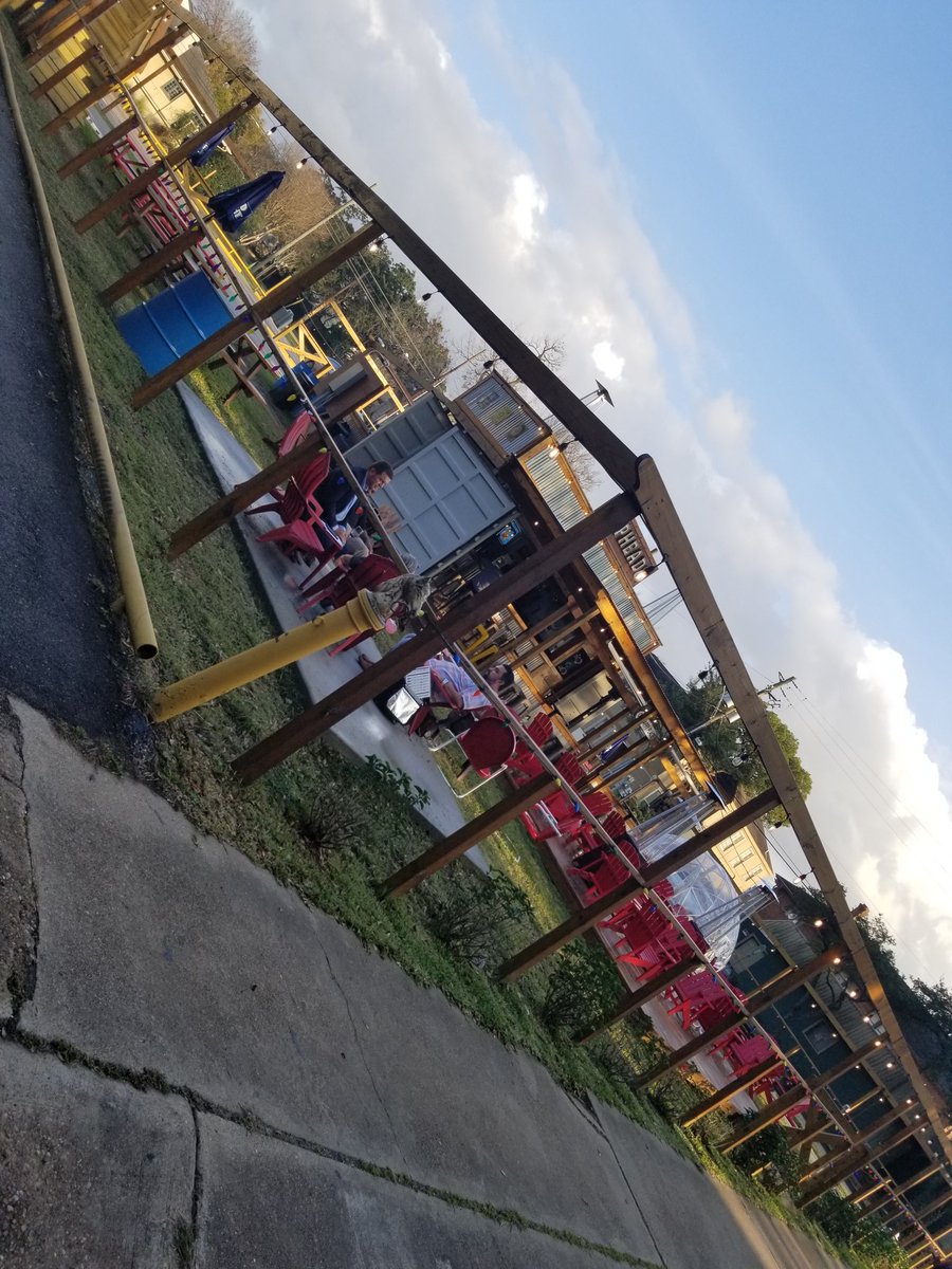 hnl's tweet photo. Now this is cool! Bacco Wine Garden added a new beer garden right next to it named Bacco Hopheads. Pretty rad spot!!! Stop in and give it a try 
#montroseHouston #houston #houtx #htx #drinks #fun #insta #texas #beer #brewston #brews #brewski https://t.co/Egg3SPvjpU