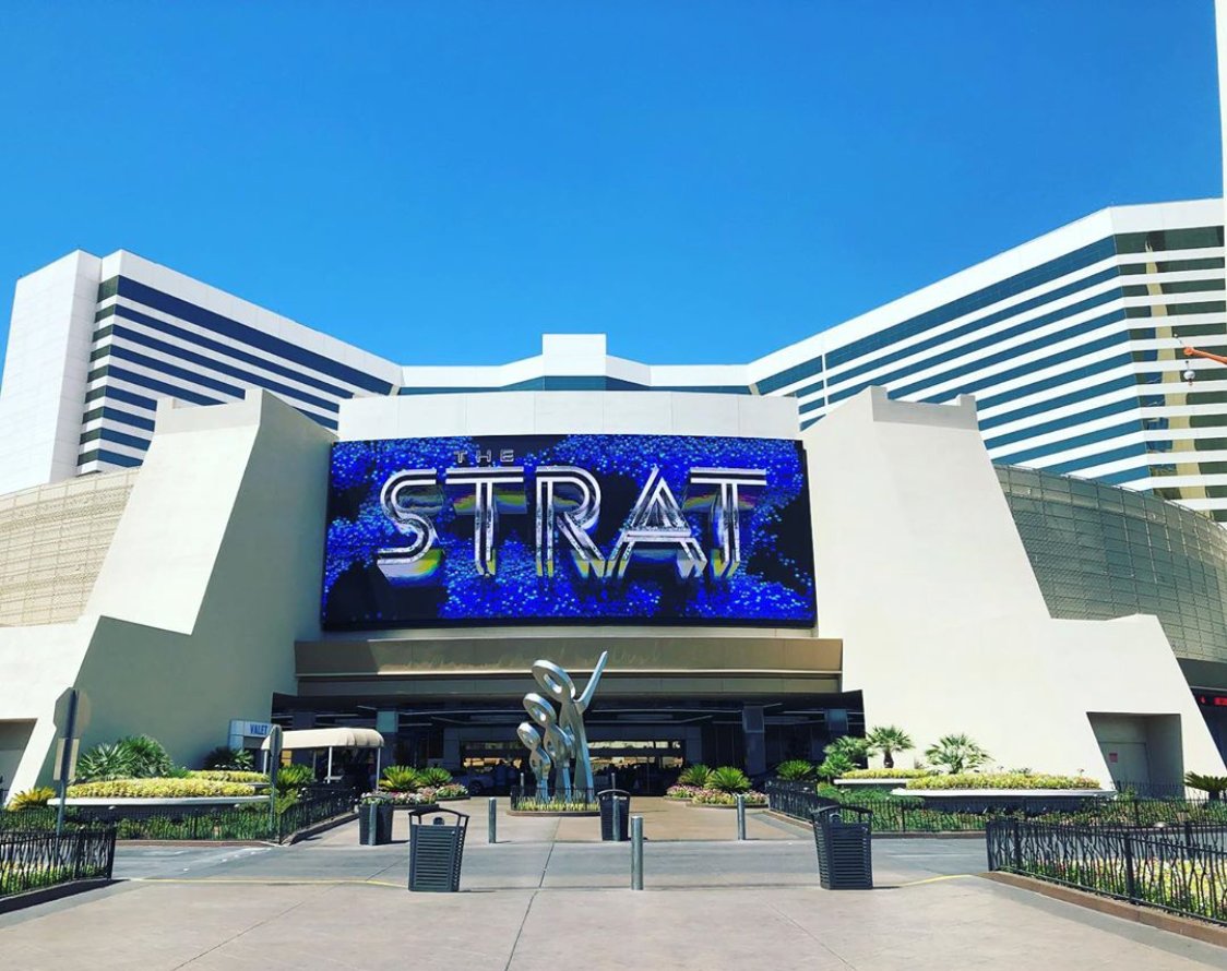 stratvegas's tweet photo. Hear that? Vegas is calling. Drop your trip dates below and let us help you plan some fun while you're in town. #STRATspotlight 📸: @tradethetypical https://t.co/uMVhwl1ray