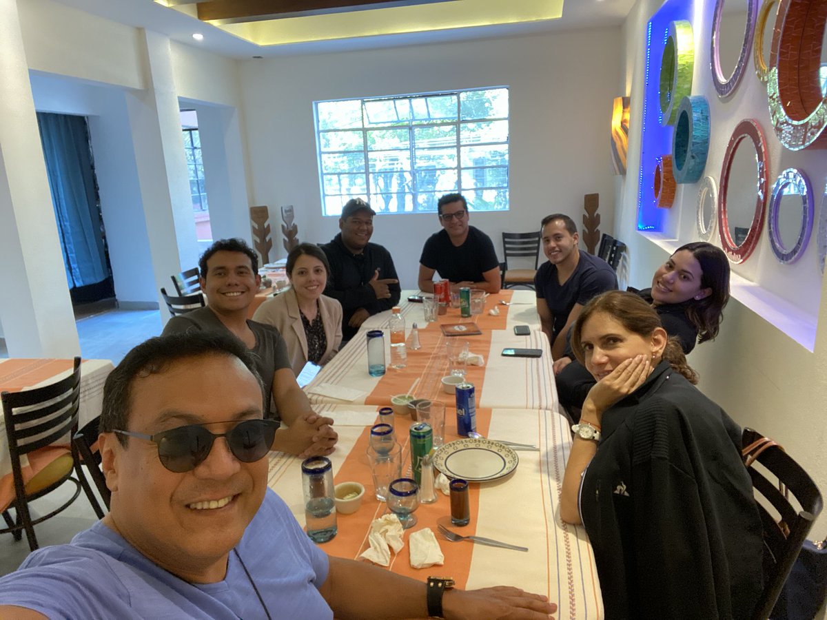 carlos_cuevas's tweet photo. #elpanylasal en familia a Dios gracias en el mejor restaurante poblano de #cmdx  
@LasChalupitas
 #alegria🎉 https://t.co/vBcqcH9dwB