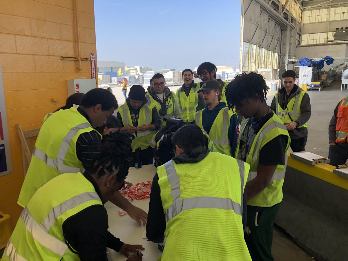 UPS SBD Gateway Twilight tweet media