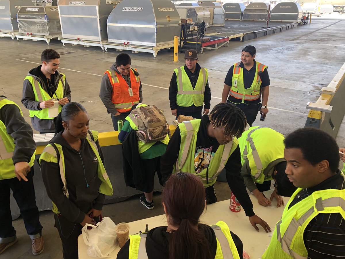 UPS SBD Gateway Twilight tweet media