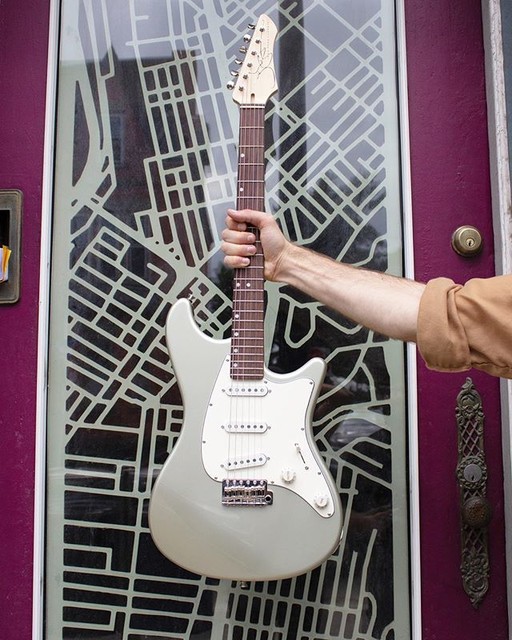 PatGrant7777's tweet photo. Reposting @johnpageclassic:
Our Ashburn (pictured here in Inca Silver), was one of the first colors we introduced. Paired with a rosewood fingerboard, it definitely fits our Uniquely Familiar moniker 🎸😎⠀
•⠀
•⠀
#Ashburn #IncaSilver #JohnPageClassicGuitars #UniquelyFamiliar https://t.co/xqbX6a57Md
