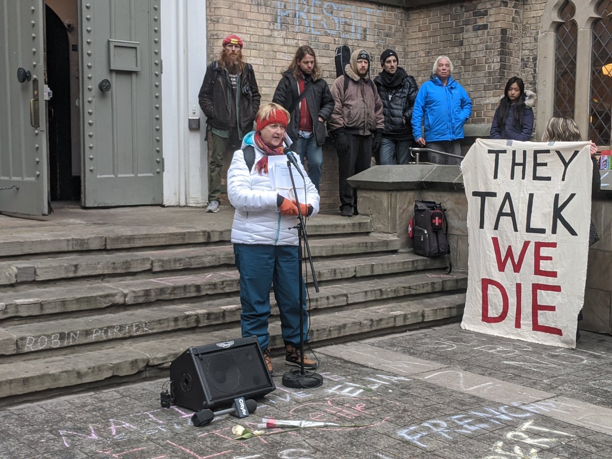 BeachEastYork's tweet photo. 'We are in a crisis': #Toronto #Homeless Memorial surpasses 1,000th name ~ https://t.co/kL5tmDkKT9 @OCAPtoronto @afrofagz @TorontoOPS https://t.co/N4KAhH4V3J