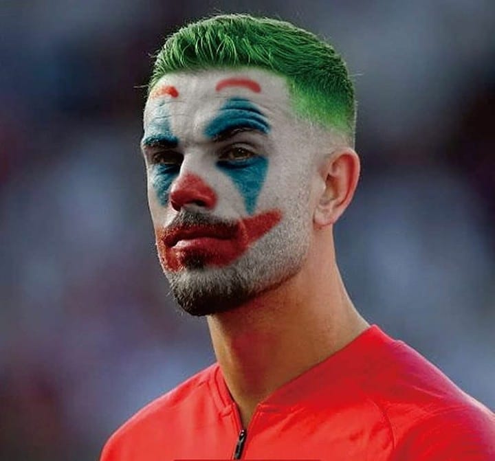 Sering di buly, sering ga dipercayai, sering ga diliat eehh 3 piala sama pemain terbaik liga Inggris 2019 😅🤣
Salut sama ni orang