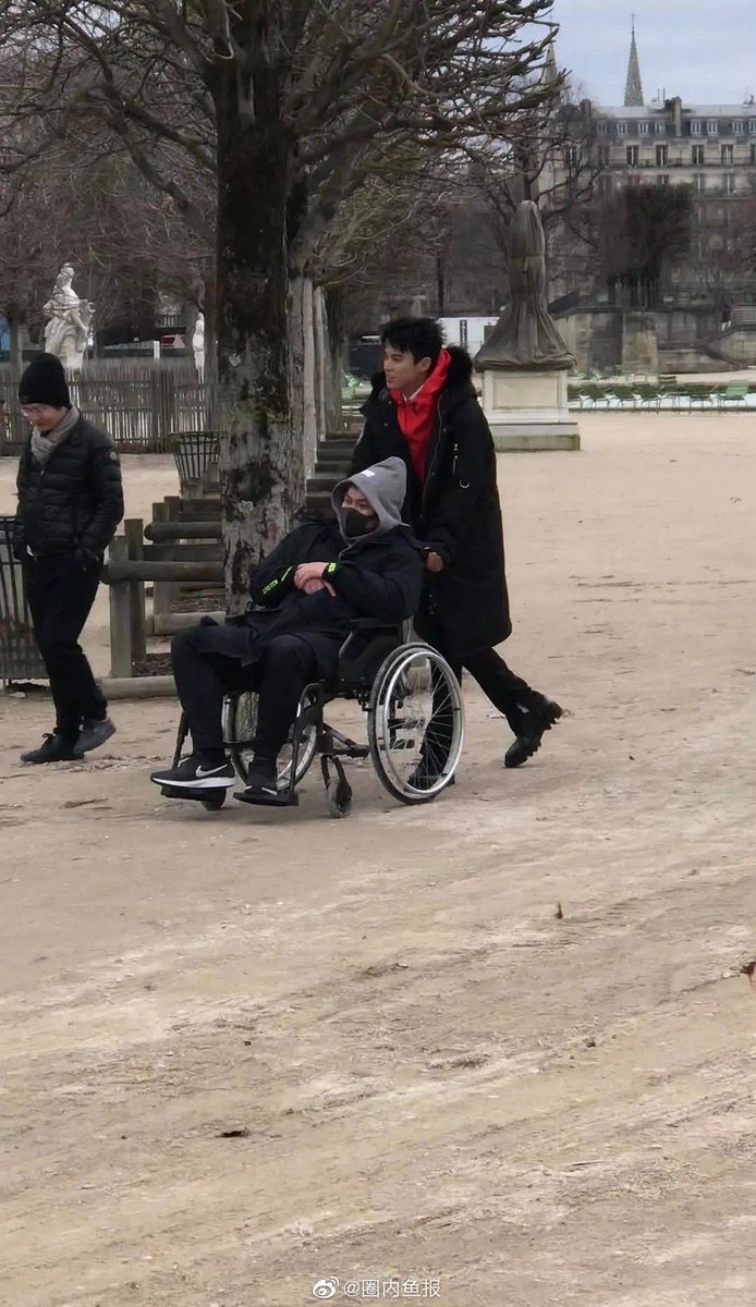 iam_chin2hj6's tweet photo. DD - Hao Ge Paris moment 🤭
aren't they sweet?
#DylanWang https://t.co/tmd3hvbW2H