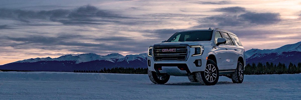 RumBat's tweet photo. 426HP 570Nm 6.2lt motorlu 10 ileri otomatik yeni @GMC #Yukon #Denali ve ilk kez #AT4 versiyonuyla gösterildi...
#FourCorner #AirRide #Adaptive suspansiyonu, #ActiveResponse #4WD sistemi, 9 kamerası ve 15” #diagonal #HUD ve elektrikli kayan orta kol dayanağı ile yine tam Amerikan! https://t.co/OdFffNKufE