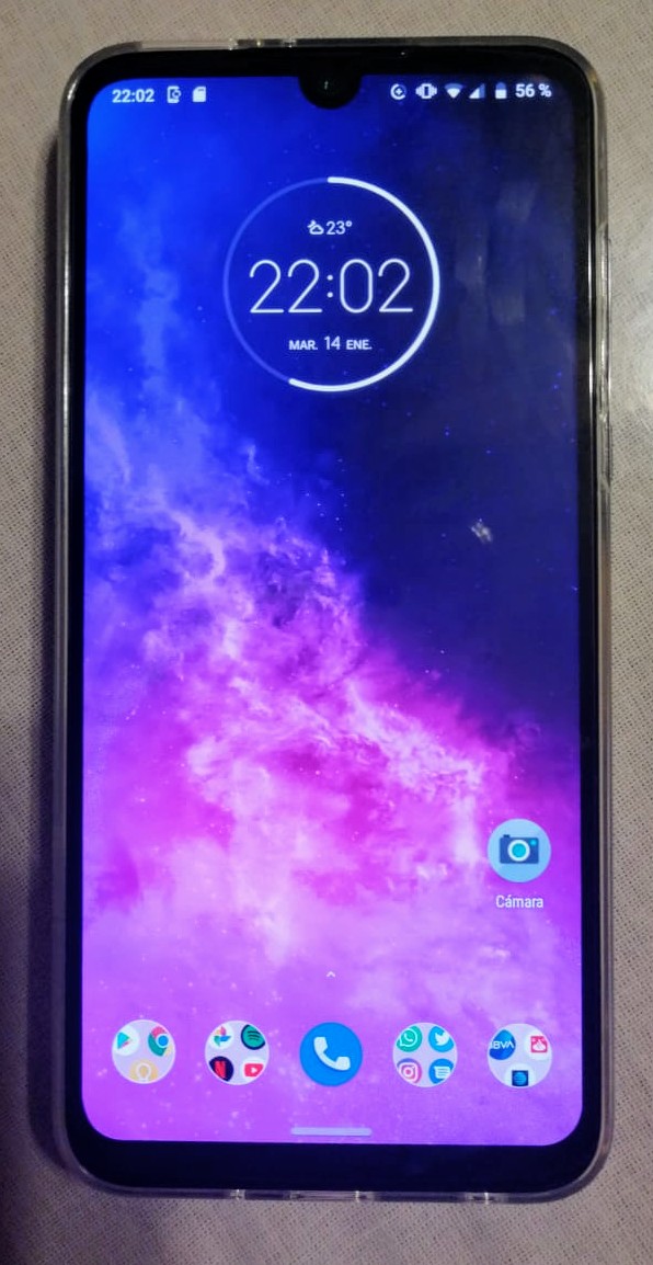 Daffferco's tweet photo. Si quieres que tu dispositivo dure y jale siempre bien... Debes pedir la poderosa bendición del grandísimo papá geek @sorlak15 
Échale la buena vibra a mi nueva adquisición #MotoOneZoom https://t.co/AZB6F7WuCq