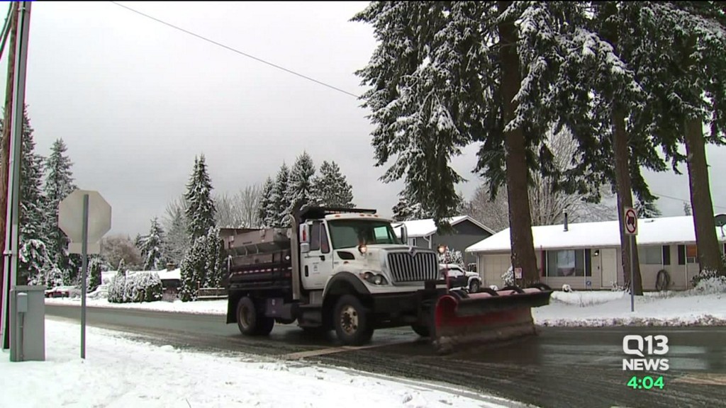 fox13seattle's tweet photo. Slick conditions in Bothell could get worse with possibility of more snow https://t.co/ZUao8aa7Ft https://t.co/0FIasEP16V